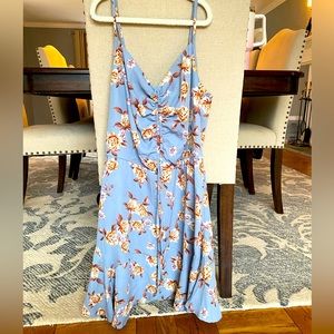 ☀️ Gorgeous, spaghetti strap floral dress☀️